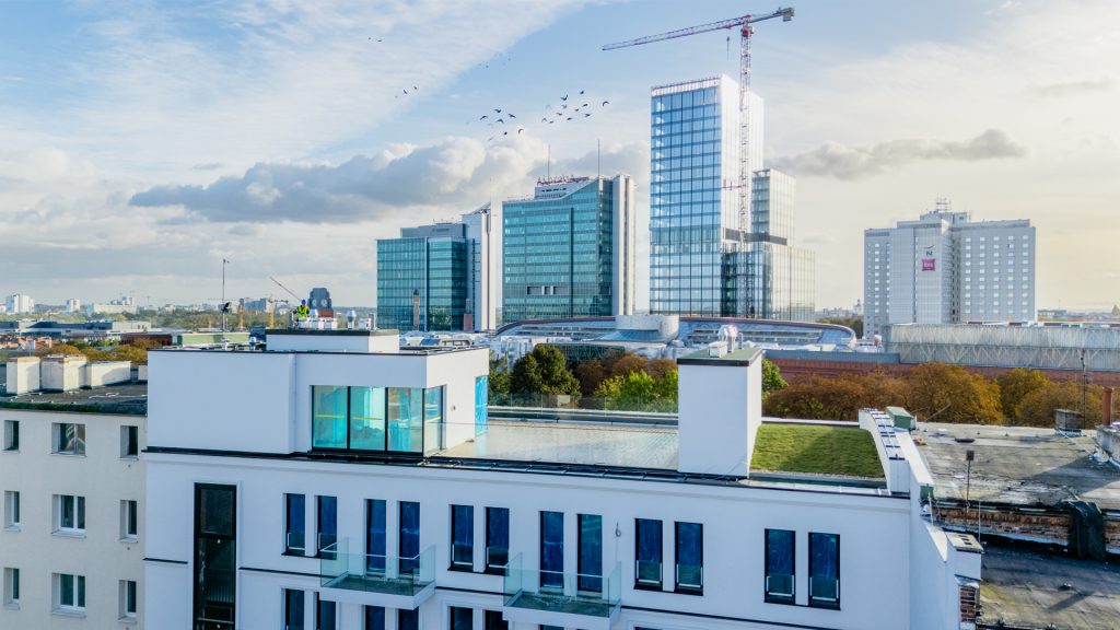 apartamenty premium Poznań – widok z dachu Ogrodowa 12 na panoramę miasta